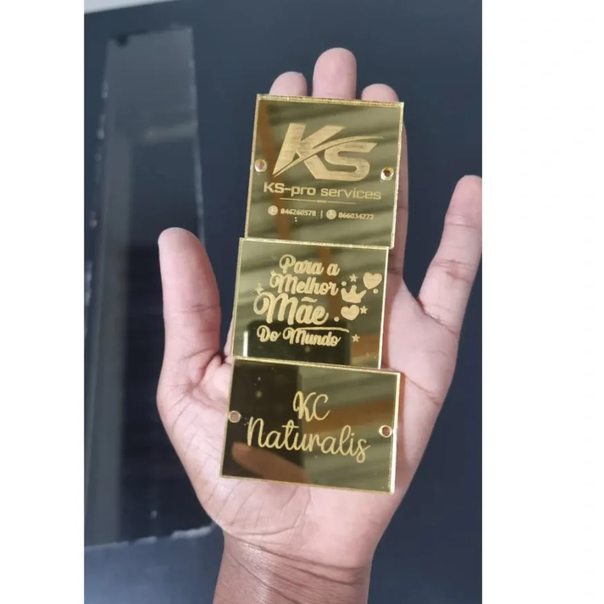 Plaquinhas acrílicas gravadas personalizadas