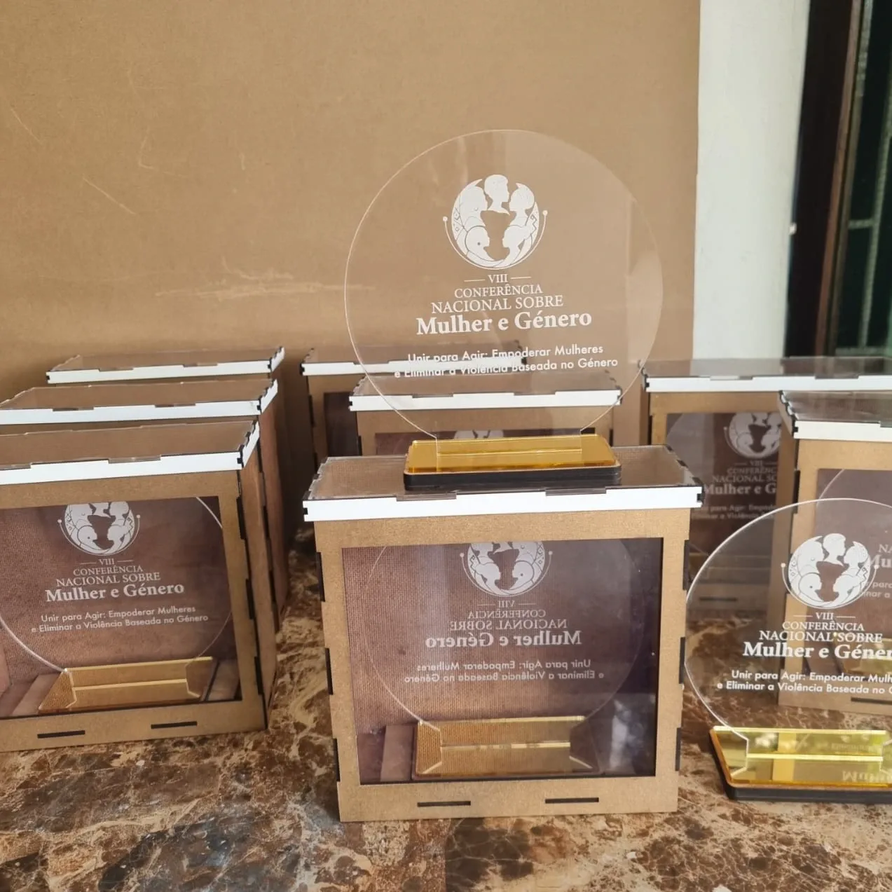 Troféu Plaqueta com Caixa Expositora Personalizada