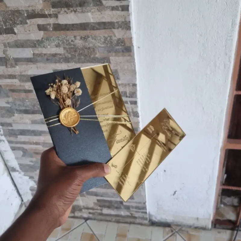  Convite de Luxo em Acrílico Espelhado Dourado 3