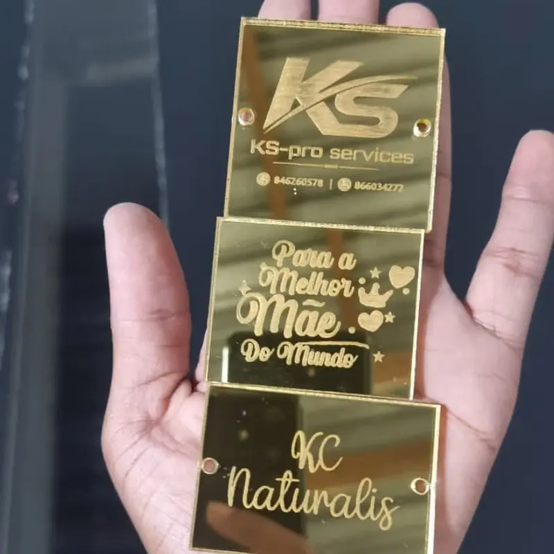 Plaquinhas acrílicas gravadas personalizadas 2