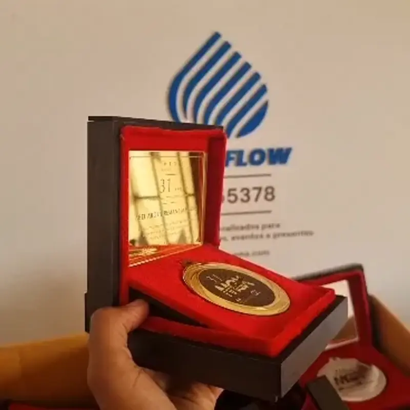Medalha de Condecoração com Caixa 4