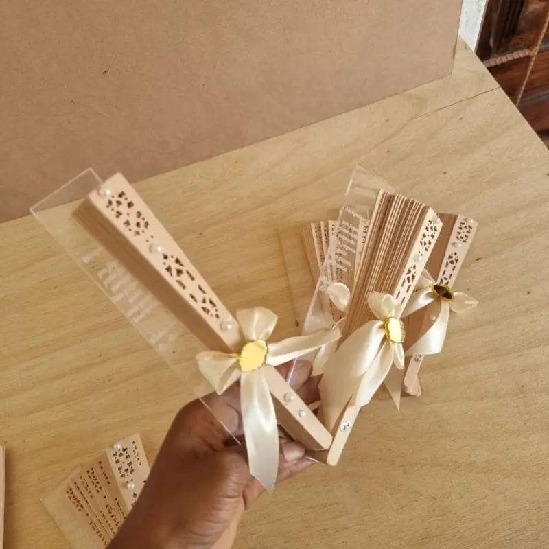 Brinde de leque personalizado 2