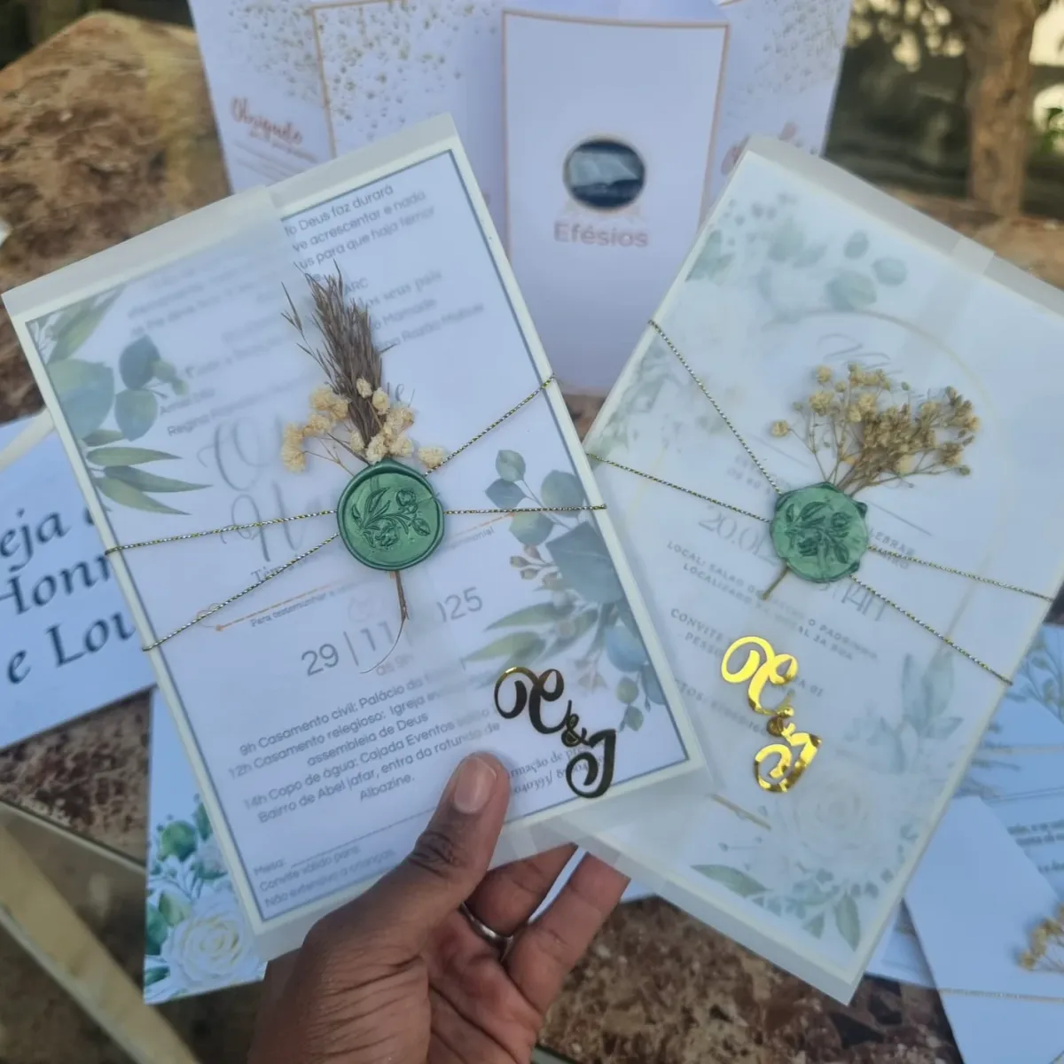 Convite de Casamento Botânico com Lacre Verde Sage