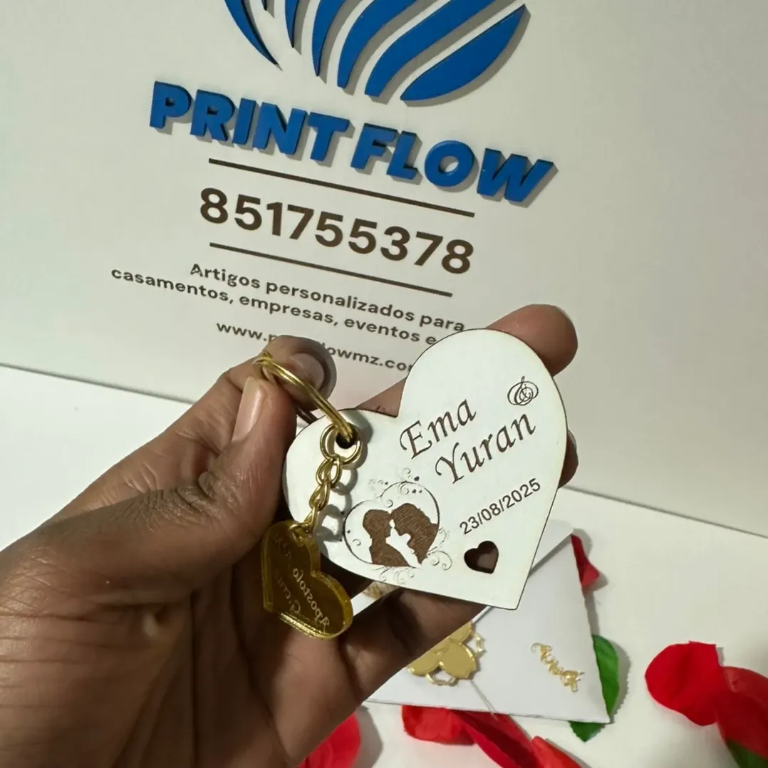 Chaveiro Personalizado em MDF com Aplique Acrílico