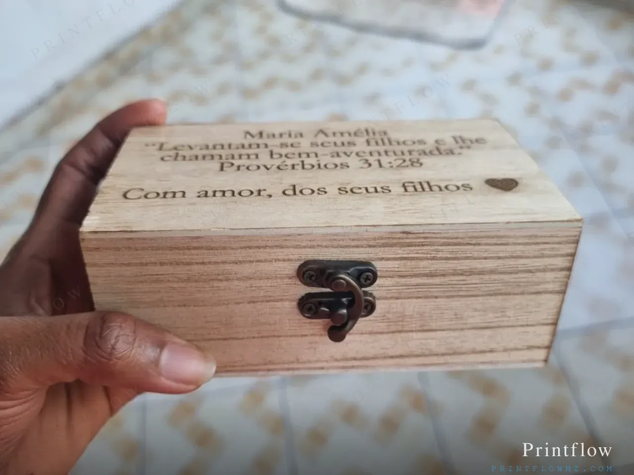 Caixa de madeira personalizada