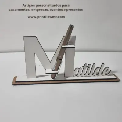 Porta-Canetas de Mesa com Nome "Matilde" em Relevo