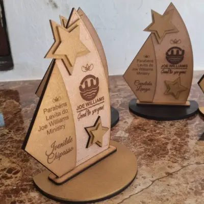 Troféu de Reconhecimento de Madeira MDF 2